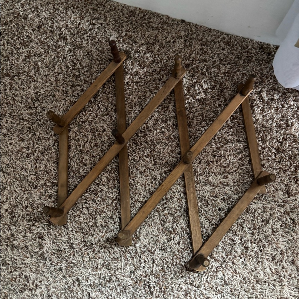 Vintage Wooden Expandable Peg Rack - Light Brown